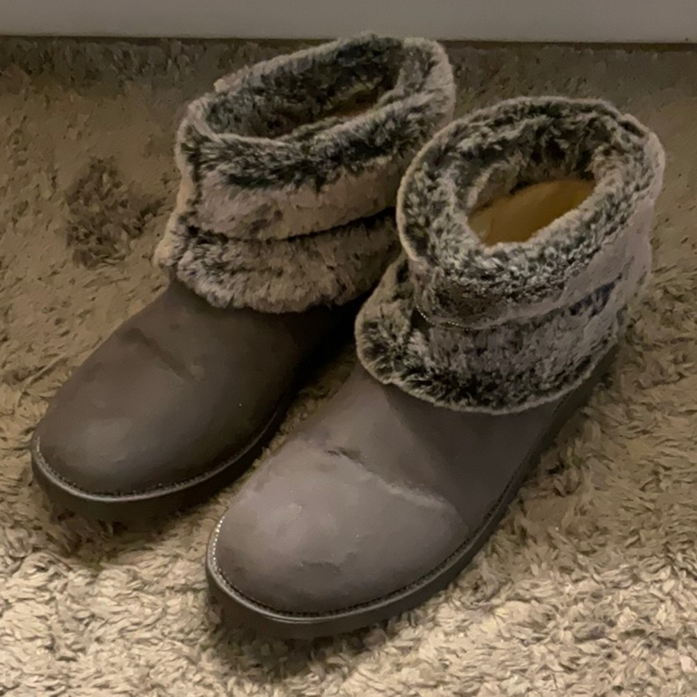 Bebe booties